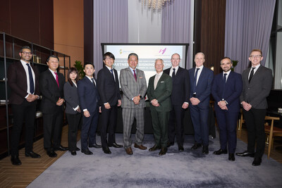 (L-R) Johann Rodrigues (Colliers Canada), Hazumu Iwase (Colliers Japan), Mai Numagi (Hankyu Hanshin Properties Corp.), Chikara Nakajima (Hankyu Hanshin Properties Corp.), Keiji Okamoto (Hankyu Hanshin Properties Corp.), Masahiko Toda (Hankyu Hanshin Properties Corp.), Stephen Price (Graywood), David Dinniwell (Graywood), Neil Pattison (Graywood), Aleks Karamarkovic (Graywood), Jordan Kemp (Graywood) (CNW Group/Graywood Developments)